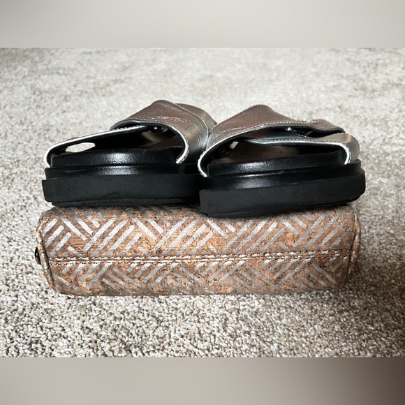 ALOHAS SANDALS 🩴 - Picture 5 of 9